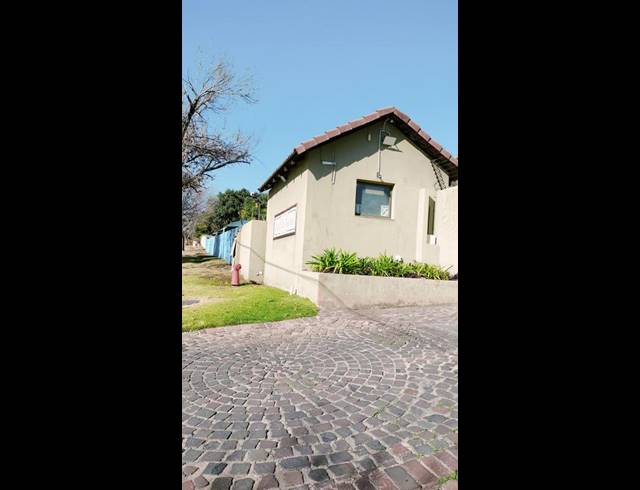 2 BEDROOM TOWNHOUSE FOR SALE IN FERNDALE